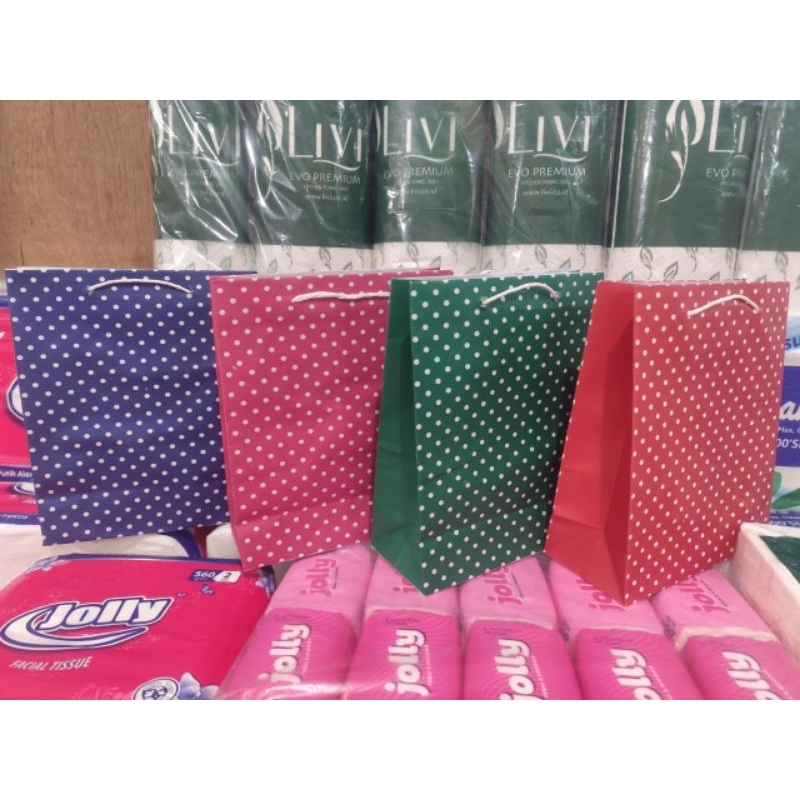 

Paper bag polkado terlaris dan termurah isi 12pcs satu pak satu motif