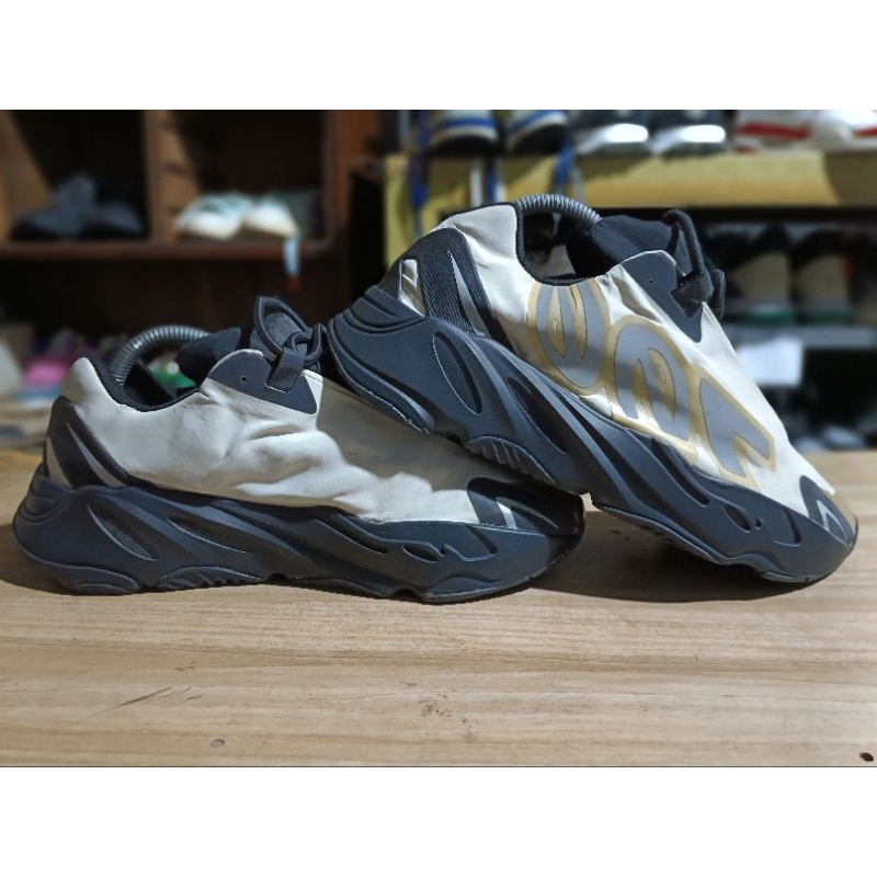 Adidas Yeezy Boots 700 MNVN Bone size 42