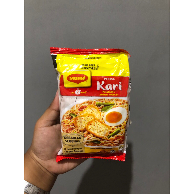 

MIE ISTANT MAGGI PERISA KARI MALAYSIA