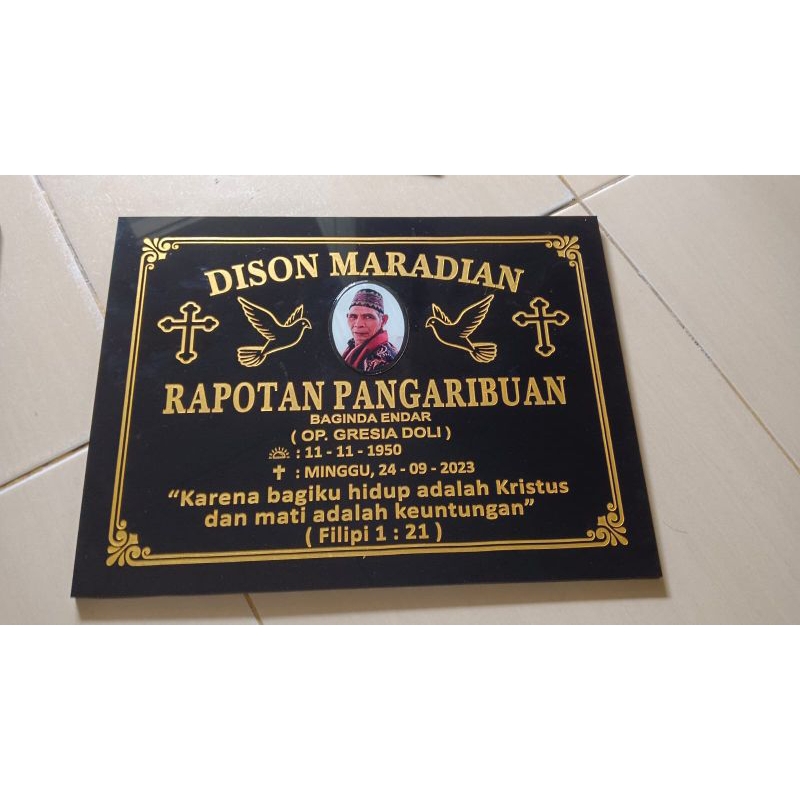 Batu Nisan Kristen + Foto