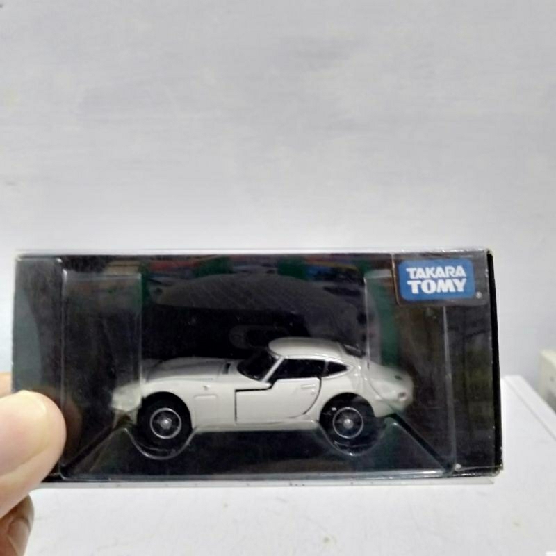 Tomica limited toyota 2000GT