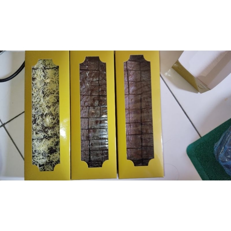 

BROWNIES PADET BERAT RASA KEJU 800GR