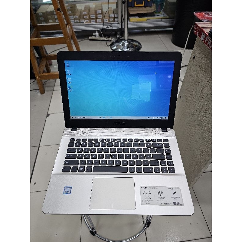 LAPTOP LEPTOP ASUS X441U INTEL CORE I3 RAM 4GB SSD 128 WINDOWS 10 Mulus Tinggal pakai