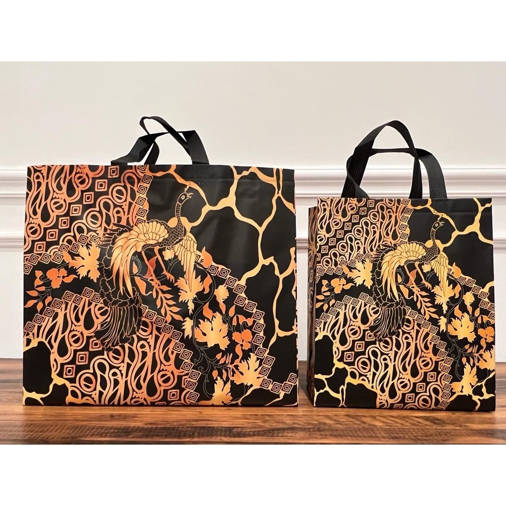 

LUSINAN TAS GOODIEBAG LAMINASI BATIK NUSANTARA TAS SPUNBOND HAMPERS SOUVENIR LUSINAN Standing Box