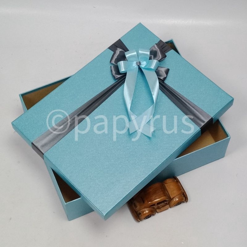 

PAPYRUS 3x4 Tinggi 1cm Kotak Kado Gift Box Hadiah