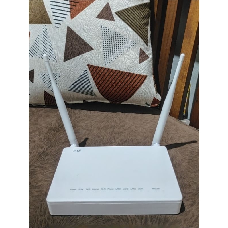 ZTE F609 V2 / F660 v8 Port biru