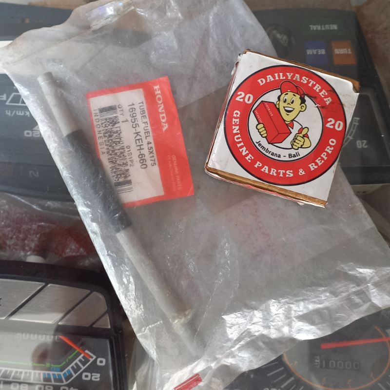 TUBE FUEL SELANG KRAN MINYAK BENSIN HONDA MEGAPRO MEGA PRO HIU LAMA ORIGINAL ORI 16955-KEH-660