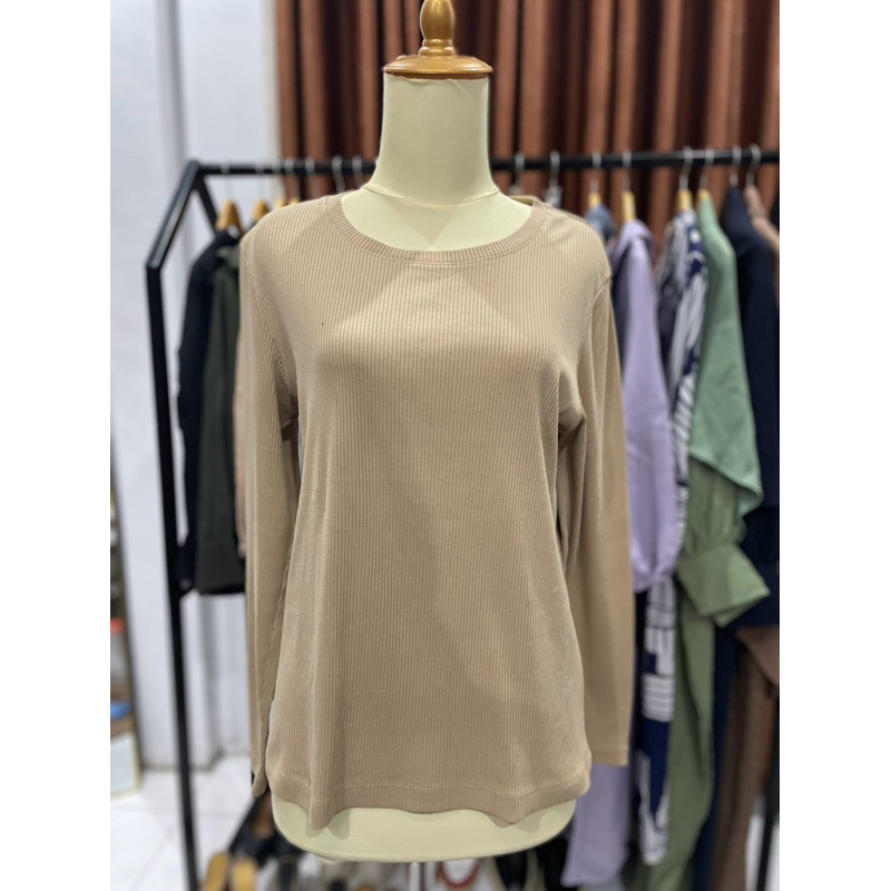 Baju tangan panjang wanita merk uniqlo
