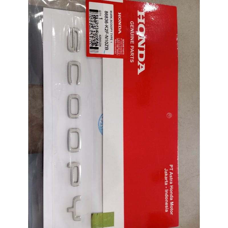 Mark Scoopy Type 2 Emblem Scoopy K2F Warna Putih – Honda Scoopy K2F