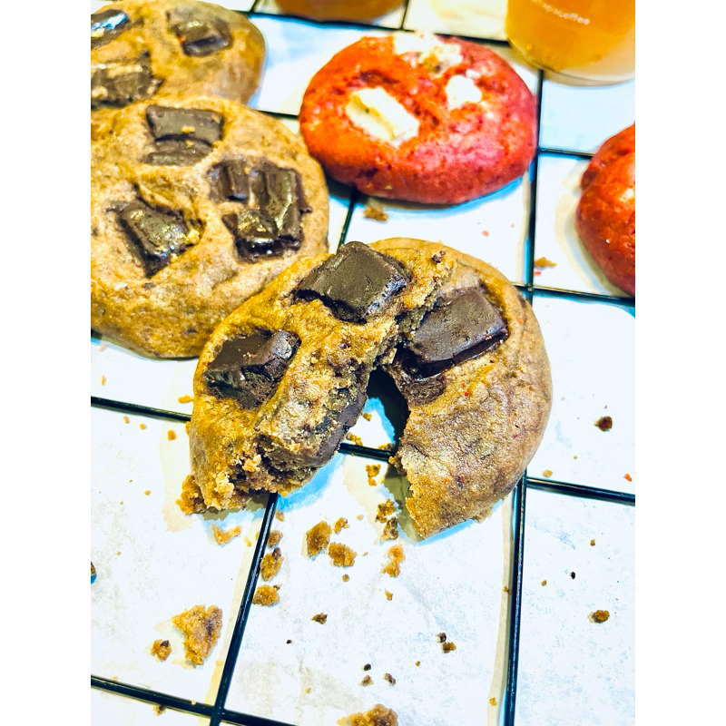 

Cookies 2pcs Matcha+Chocolate Chip Cookies