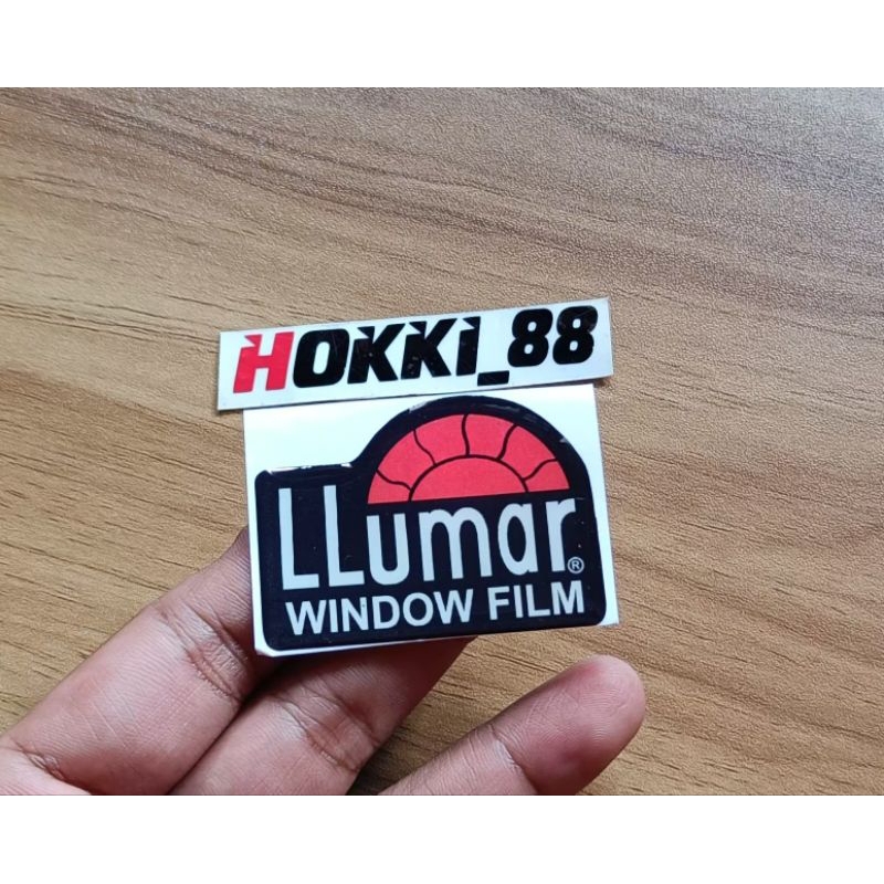 Emblem kaca film mobil LLumar window film