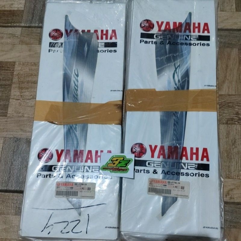 Stiker striping body bodi belakang bawah Mio Sporty Smile 28D putih SW 2009 original YGP