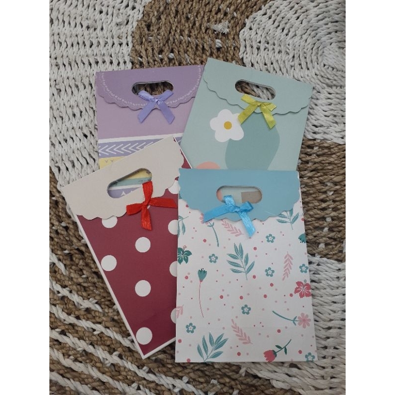 

Paperbag premium | paperbag motif | paperbag lucu | tas kado