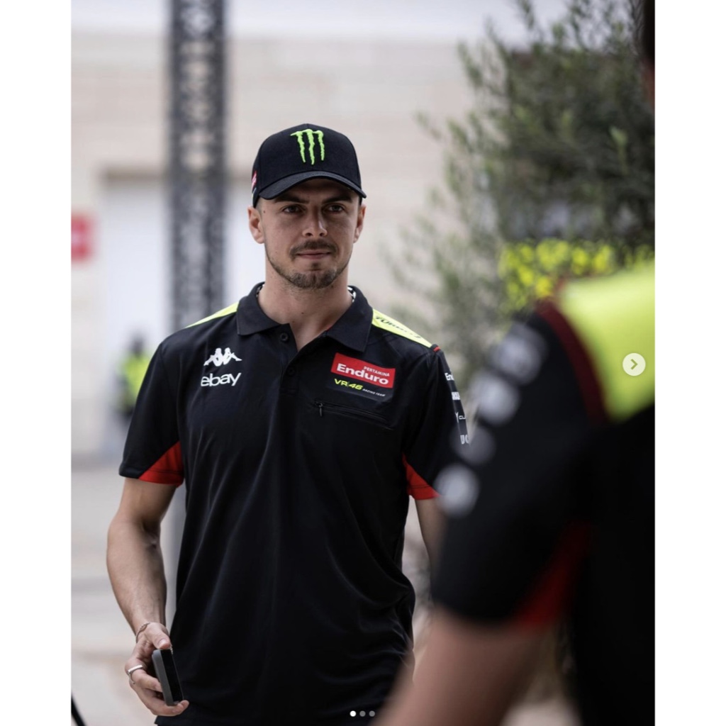 Pertamina Enduro VR46 Racing MotoGP 2024 Team Polo. Kaos Polo Pria