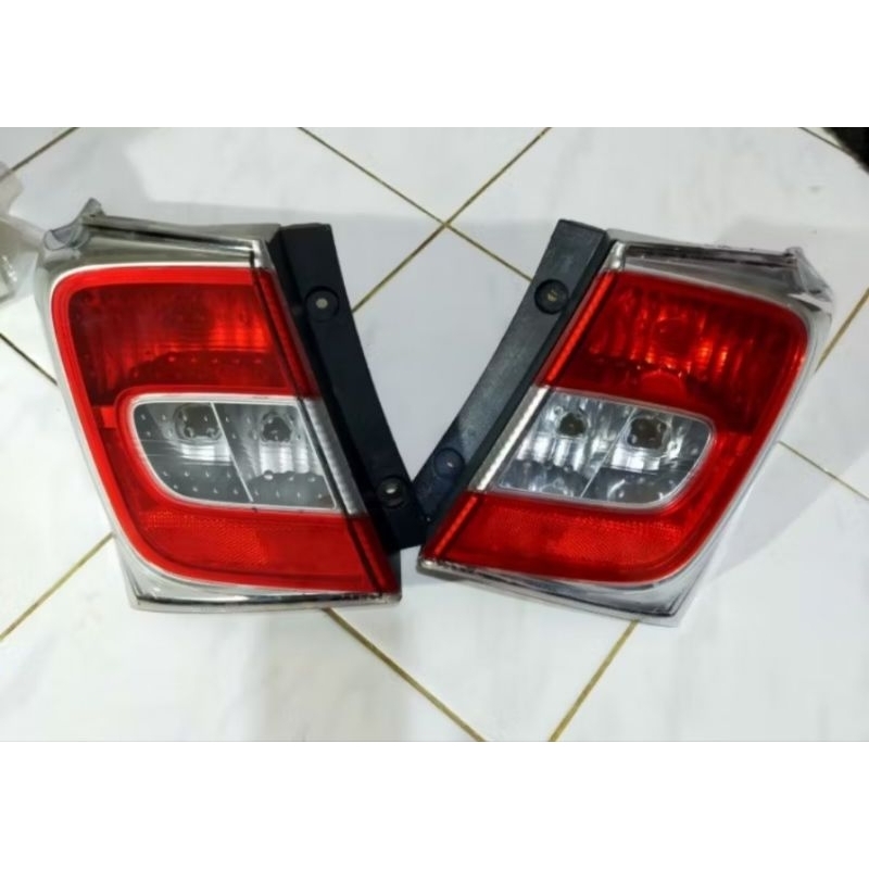 stoplamp honda freed 2015