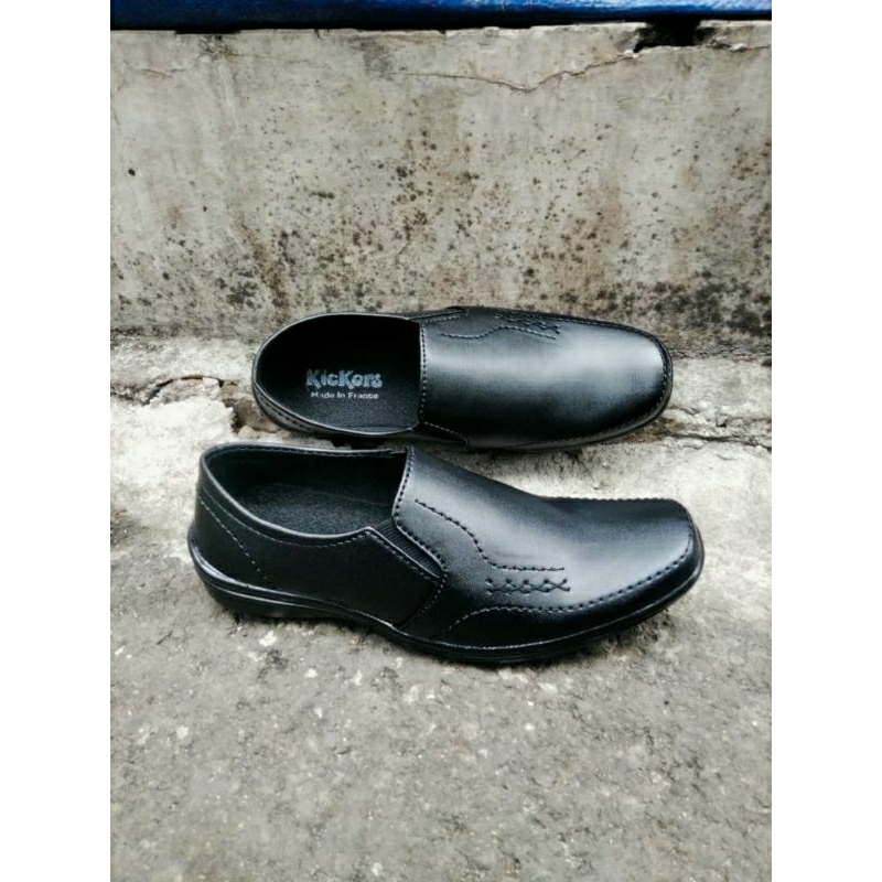SEPATU PANTOFEL KASUAL HITAM  PRIA TERBARU