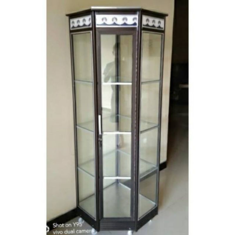 Lemari Sudut Kaca / Lemari Display Sudut