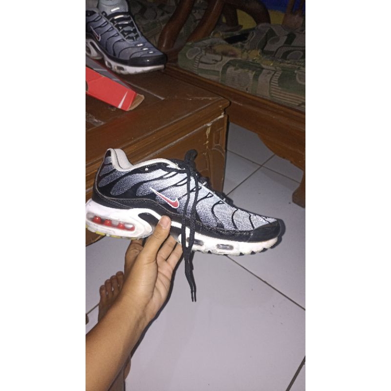 sepatu nike tn plus