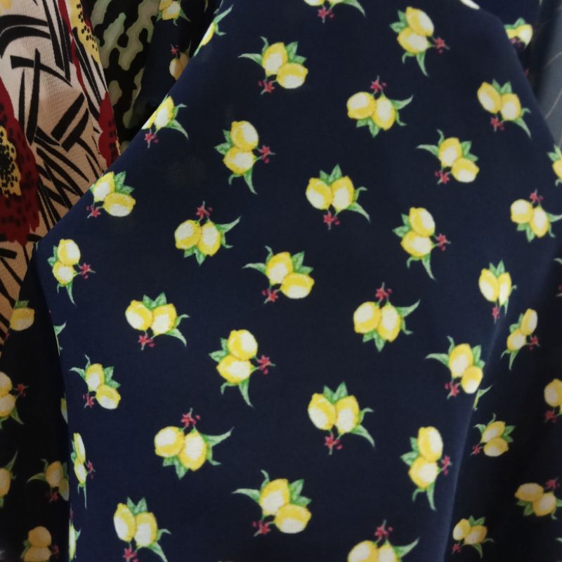 Kain Zara Crepe Motif Buah Import - Kain Nasiji Crepe - Kain Meteran Dzb | Harga Per Setengah Meter