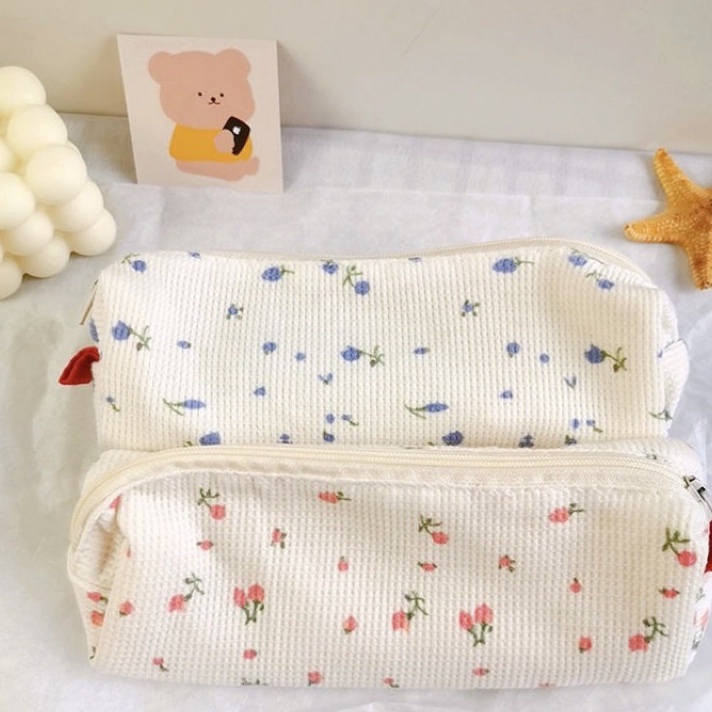 

MURRRMERRR KOTAK PENSIL KAIN CHERRY AESTHETIC KOTAK PENSIL JEPANGKOREA