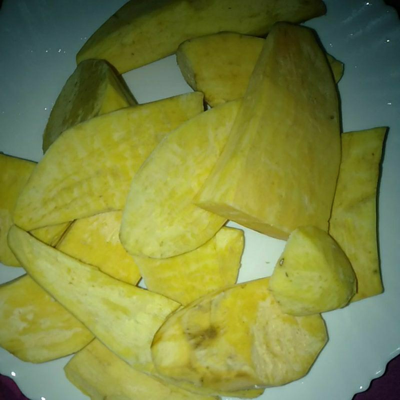 

Umbi Telo Ketela rambat mentah kupas