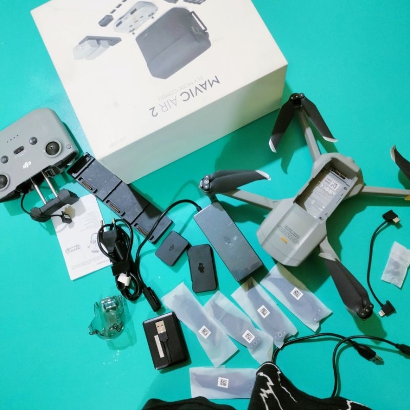DJI MAVIC AIR 2 FLY MORE COMBO LIKE NEW