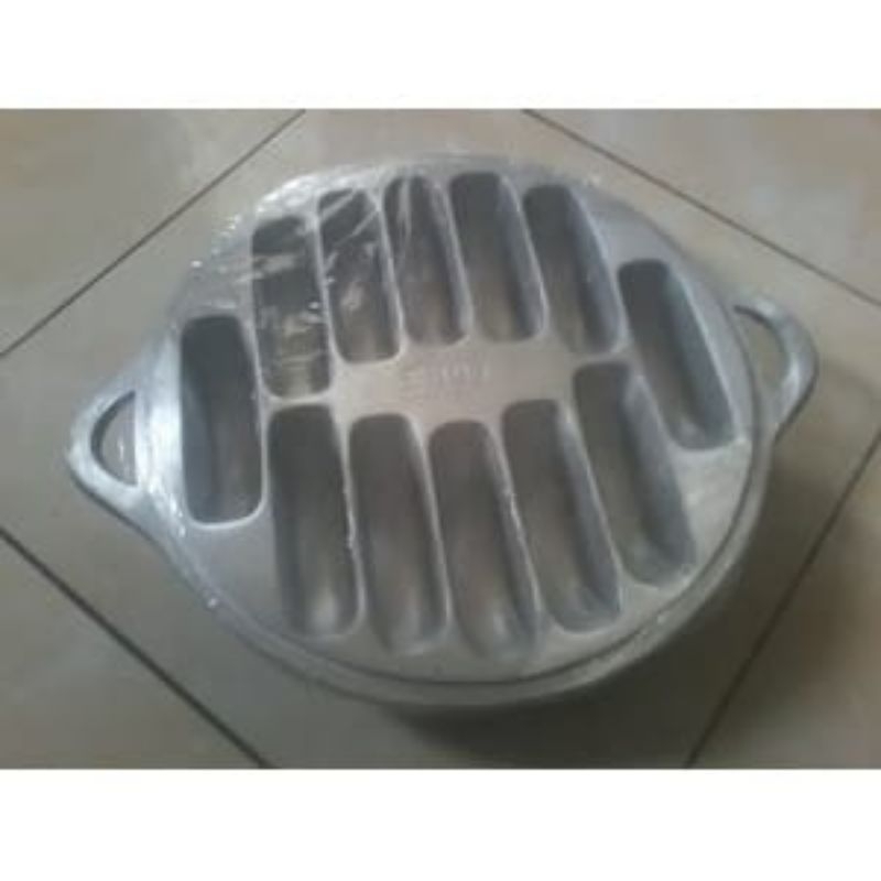 Cetakan Kue Pukis Jumbo 12 Lubang Cetakan. Bahan Cor Aluminium.