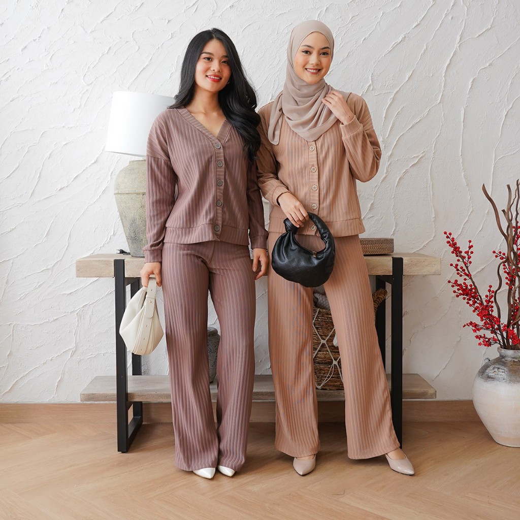 One Set Cardigan Knit Ira