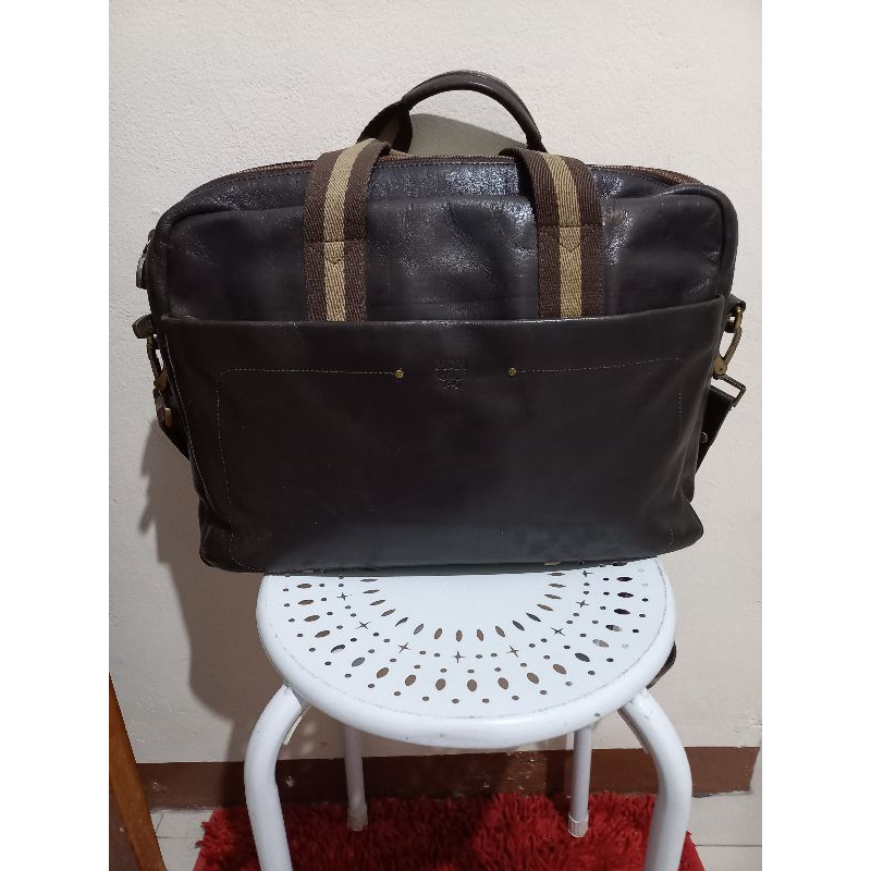 tas kantor pria muat laptop MCM Munchen size 33 x 30 cm