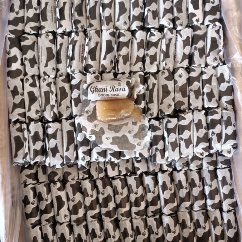 

Dodol rasa susu legit termurah rasanya asli dari bahan susu kualitas tinggi termurah berat 1kg