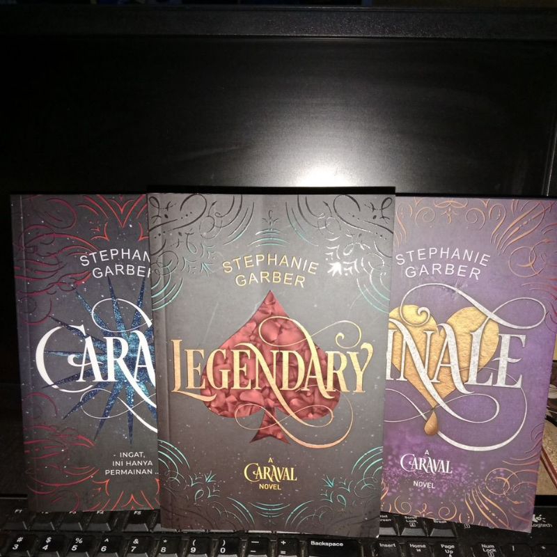 PRELOVED SET CARAVAL