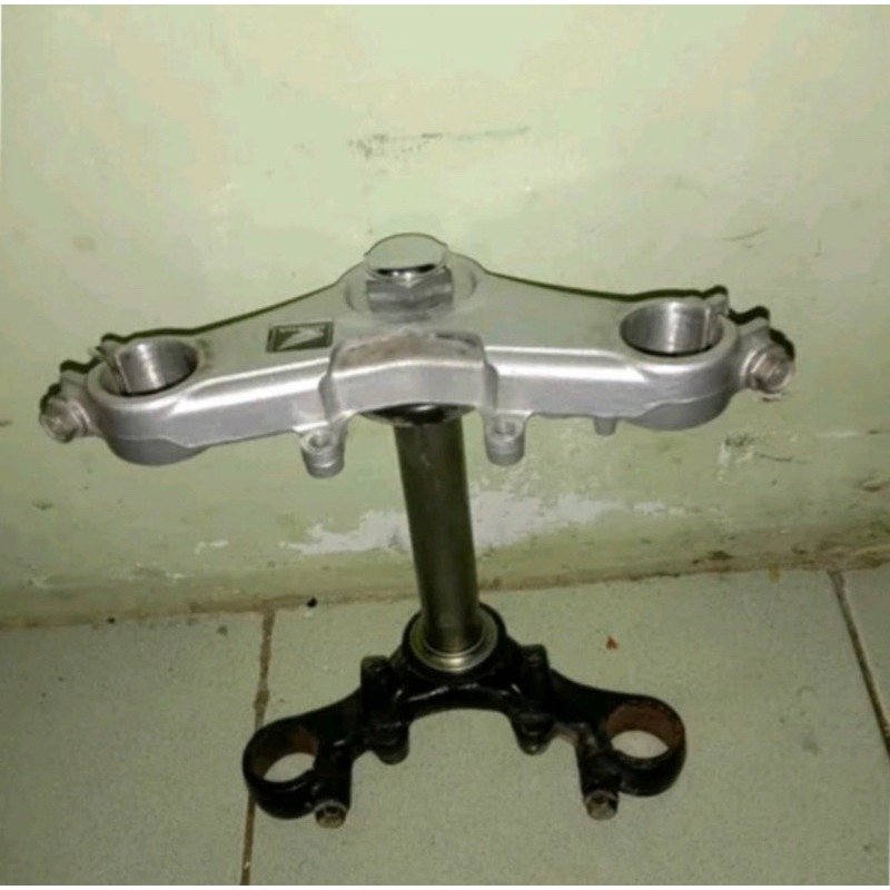 segitiga atas bawah honda cbr 150r old thailand karburator