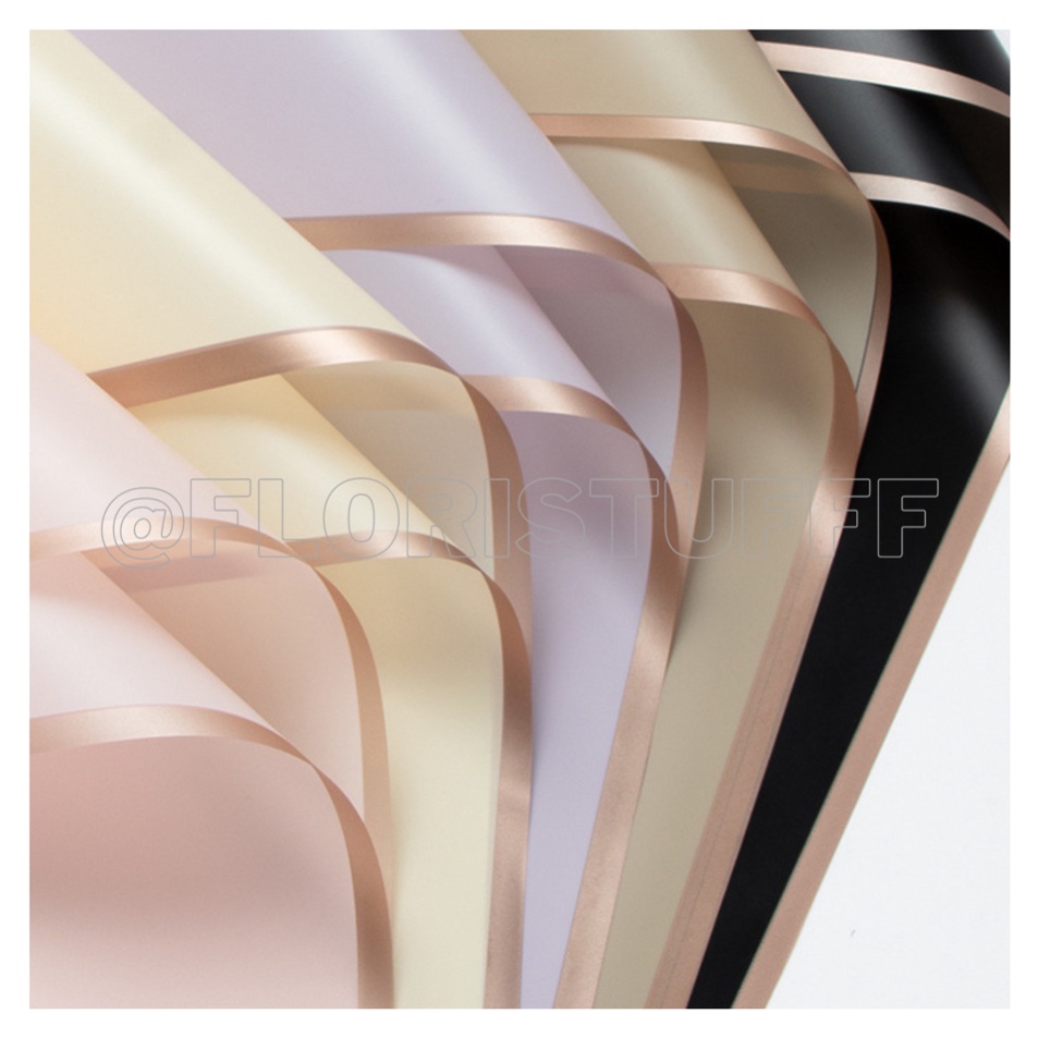 

Pasti Ada 1 PAK 2 LEMBAR CELLOPHANE LIS GOLD Wrapping Lis Gold Kertas Buket Kertas Bunga