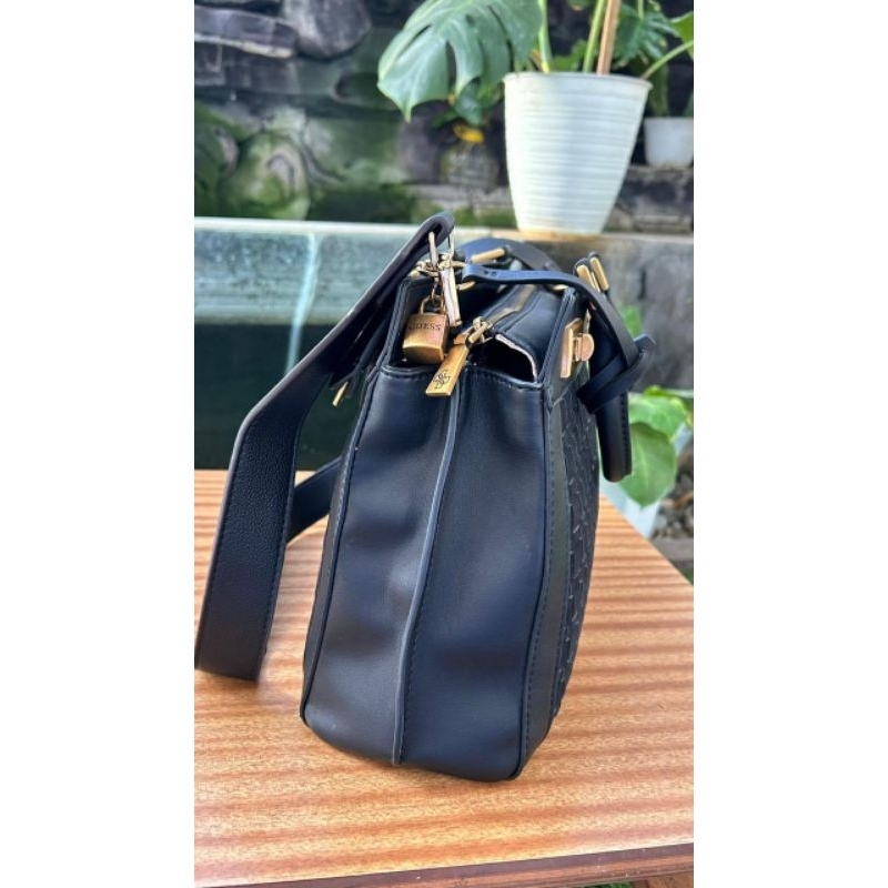 tas guess original katey luxury satchel