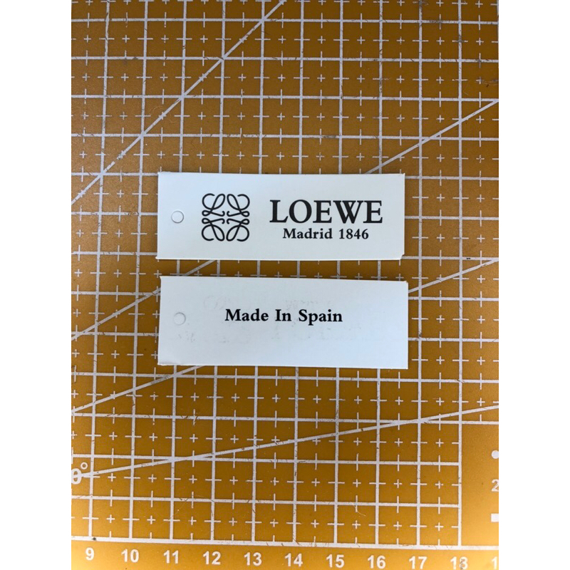 

LOEWE TAG SUPER PREMIUM TEBAL 260GSM CO 1X DI KIRIM 600PCS