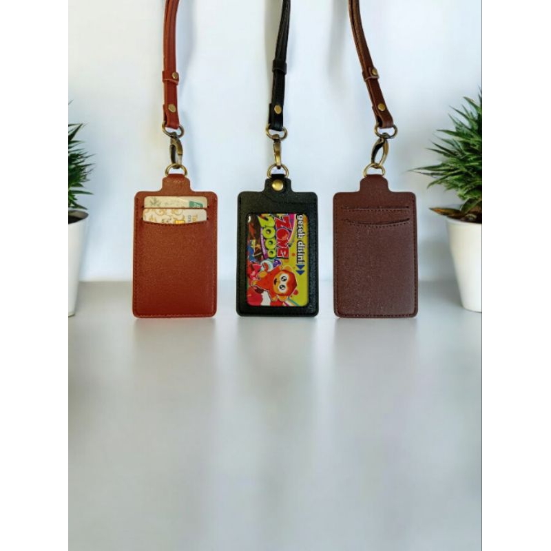 

Name Tag ID Card Holderd Muat 3 Card Untuk Di Kalungkan