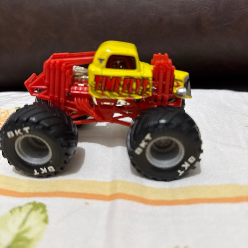 time flys monster jam loose