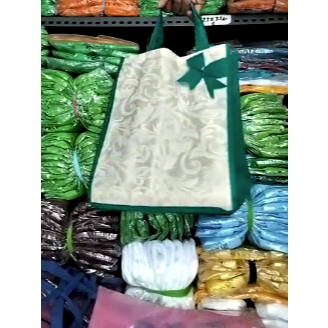 

Goodie Bag Tas Pita Embos Ukuran 22x22 / Tas Hajatan Emboss Pita /Tas motif/Tas box/Tas Berkatan/Tas nikahan/Tas tahlilan/Tas aqiqah/Goodie