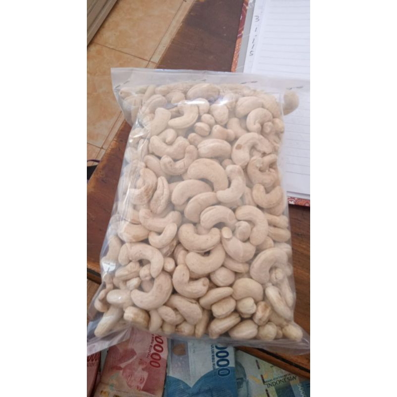 

kacang mente mentah 500g