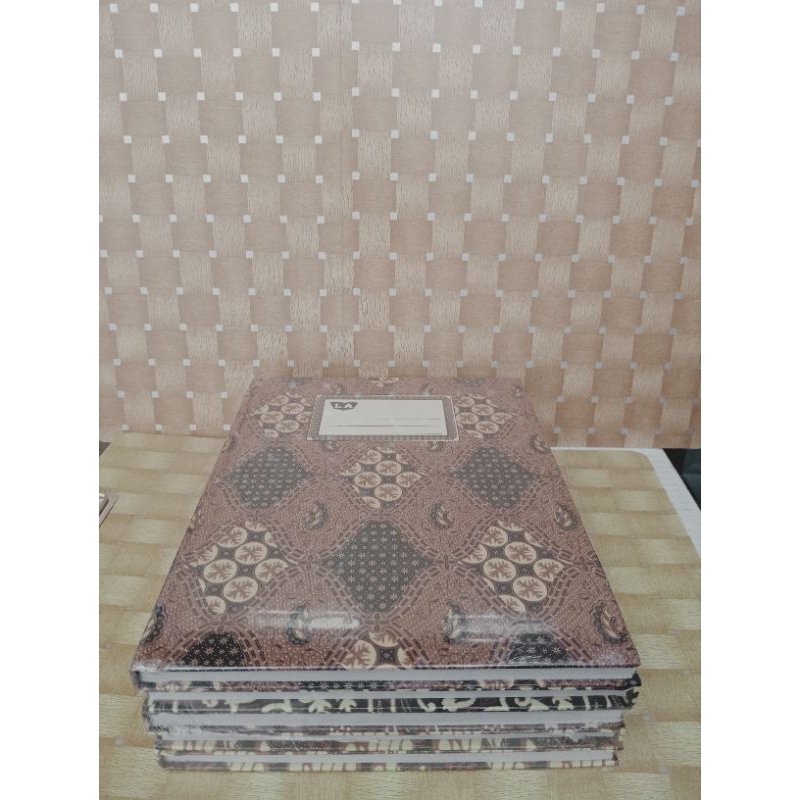 

Buku hard cover LA Quarto isi 100 lembar / buku akuntansi kuarto