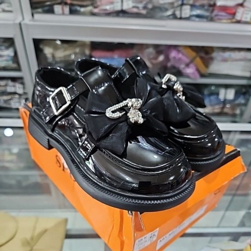 Sepatu pansus anak perempuan Nobody B206