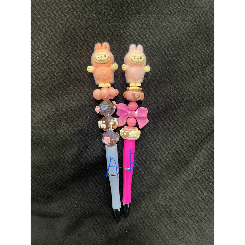 

Pulpen labubu beads painting