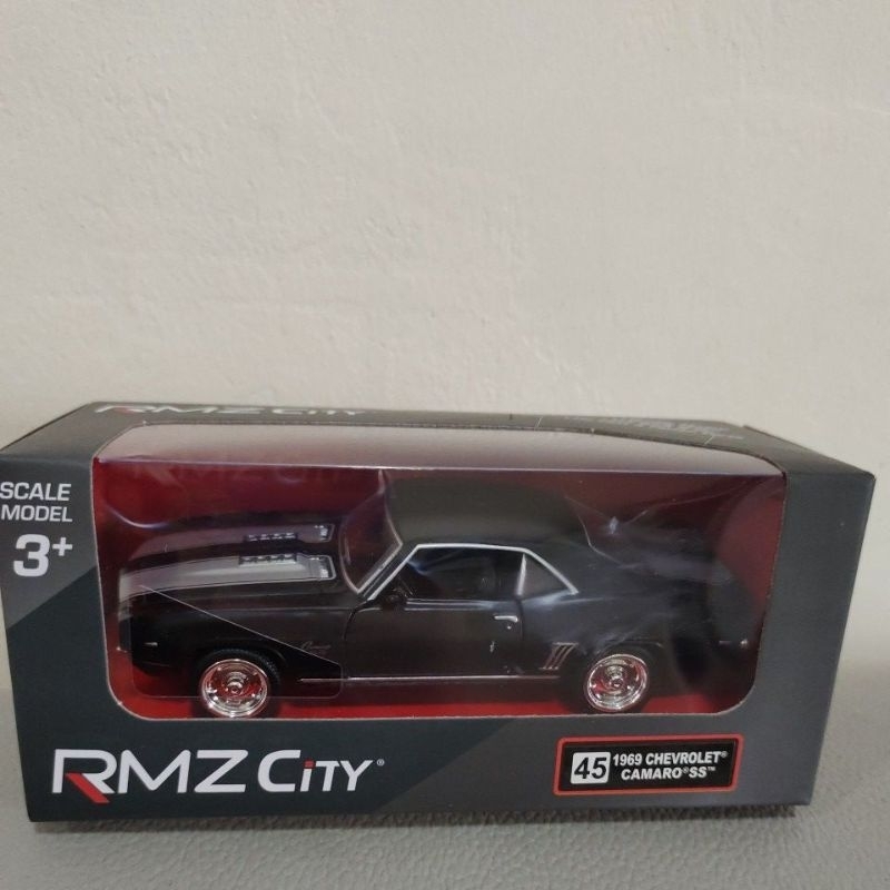 Miniatur mobil RMZ City Chevrolet Camaro SS