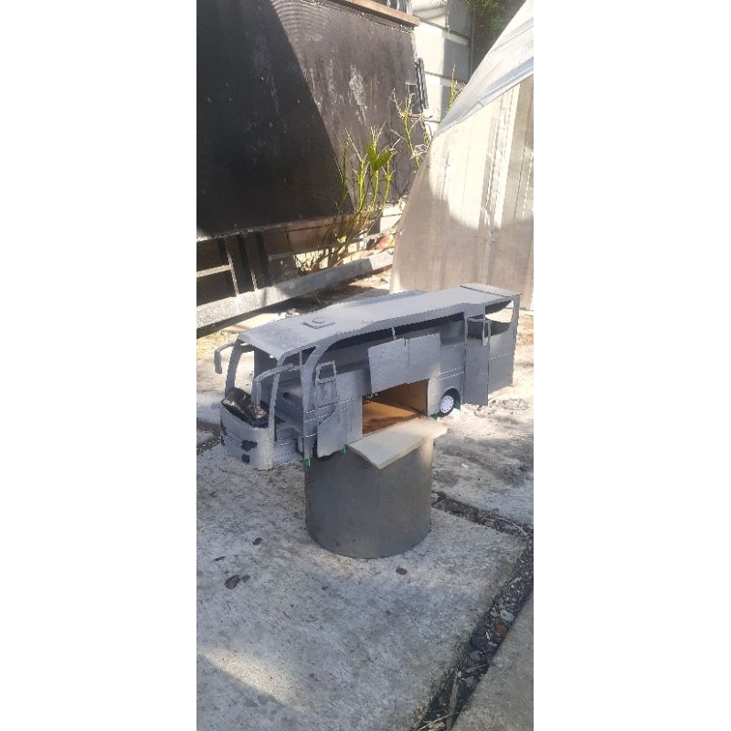 miniatur bus medium skala 20 mboiss abiss