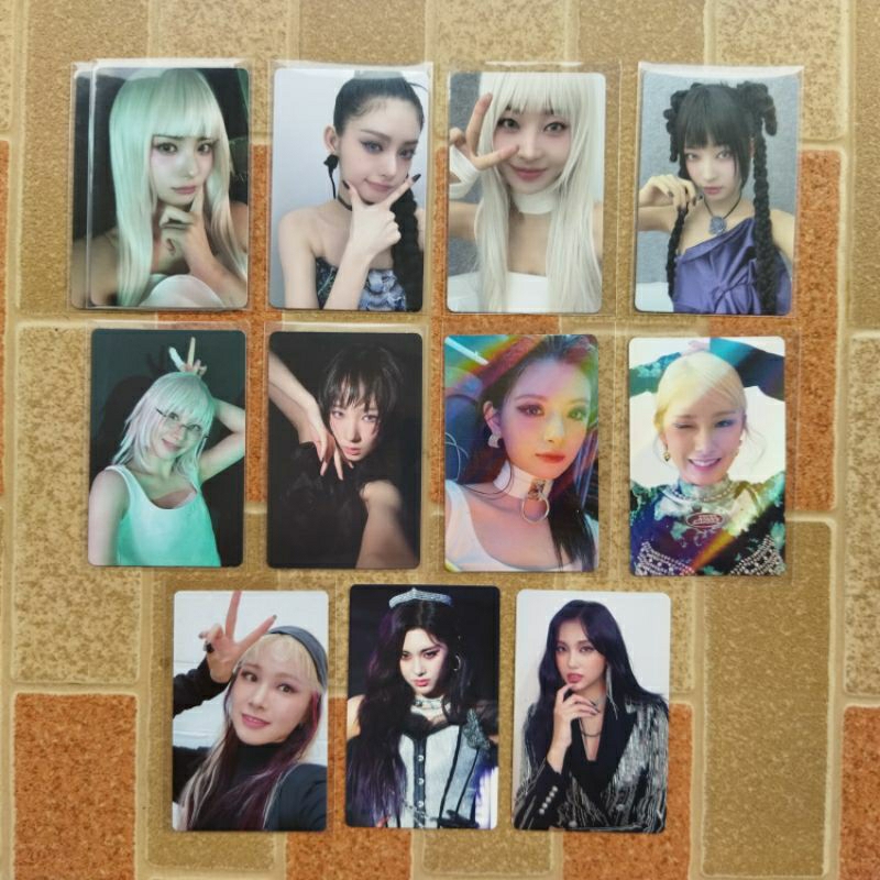 Official Everglow Photocard from Album Return of the Girl dan Zombie Yiren Mia Sihyeon Aisha