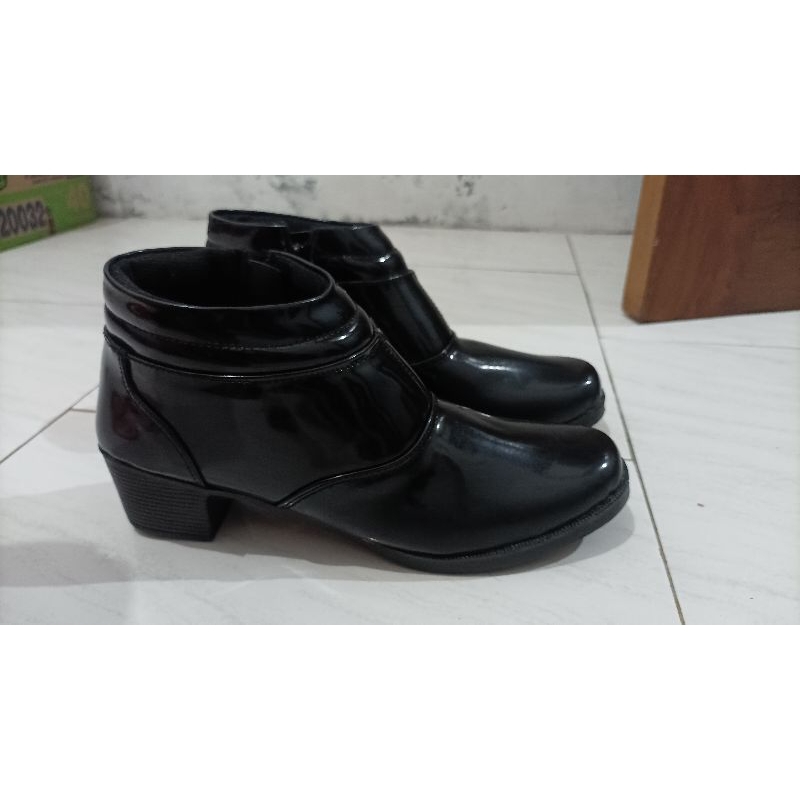 PRELOVED Sepatu Pdh Wanita (merk artha)