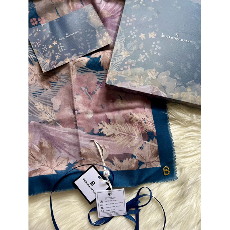 PRELOVED Buttonscarves Iseltwald Series