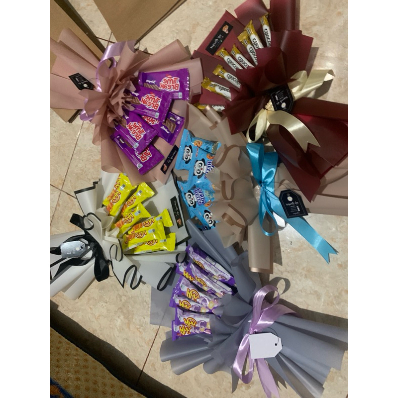 

buket jajan,buket wisuda,ulang tahun FREE KARDUS☺️