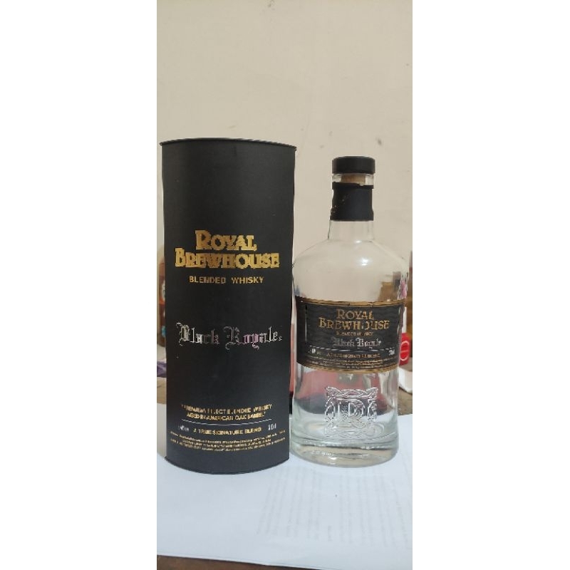 Botol Royal Brewhouse 750ml pajangan yang nyentrik