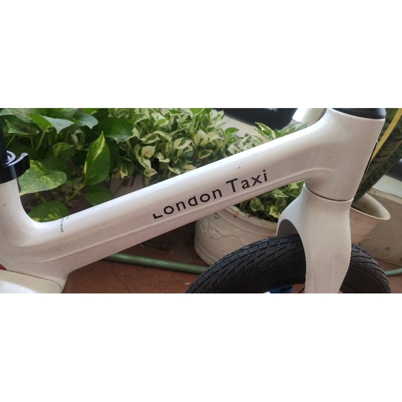 London Taxi Pro White